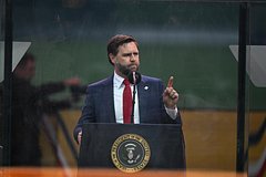 Воевавшего за Украину брата Вэнса пригласили на форум в Польше