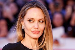 Анджелину Джоли нашли на украинской заправке