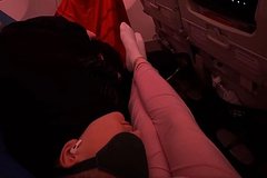 Российская тревел-блогерша раскрыла пассажирам способы пережить долгий ночной перелет