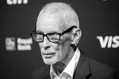 Умер режиссер фильма про Джеймса Бонда