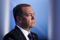 Медведев назвал Зеленского вонючим ублюдком и обвинил в попытке сорвать урегулирование